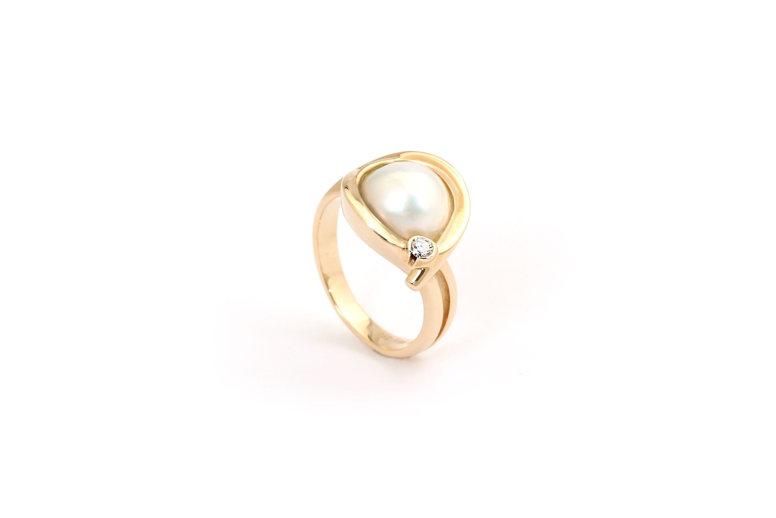 Mabeperle ring 14 kt. 0,08 ct. TW/VS