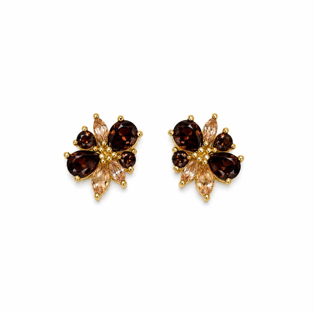 Elegante blomsterøreringe med brune og champagnefarvede sten